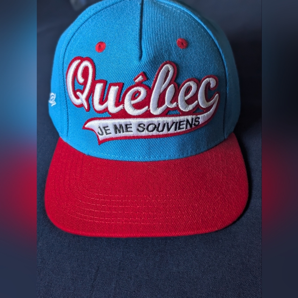 Quebec Z67 Cap with the phrase" Je Me Souviens "